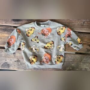 H& M / DISNEY SZ 2T VGUC MUTED KHAKI GREEN w/ LION KING loose sweatshirt